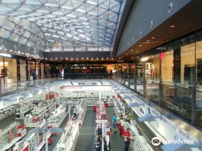 Centro Comercial Castellana 200