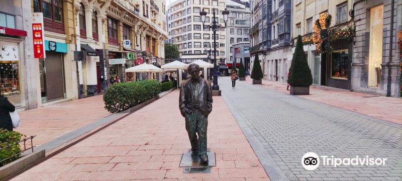 Estatua de Woody Allen