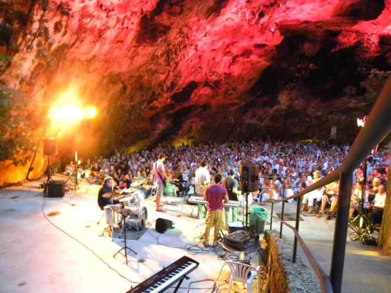 Cuevas dels Hams