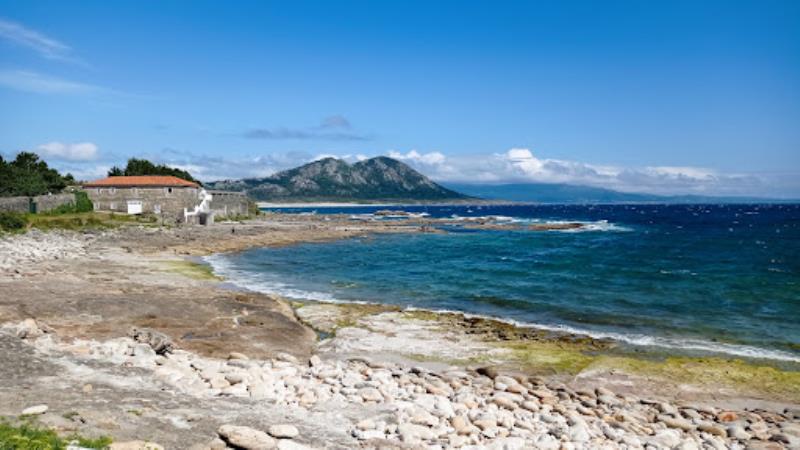 Monte e Lagoa de Louro