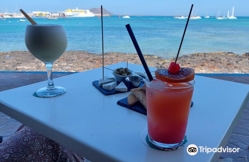 Mojitos Beach Bar