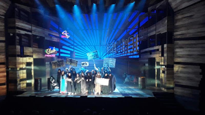 33 El Musical