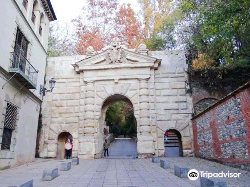 Puerta de Las Granadas