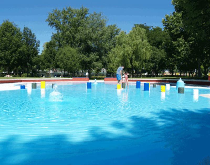 Piscinas Municipales Fermín Cacho