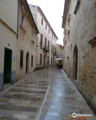 Fundacio Biblioteca d'Alcudia Can Torro