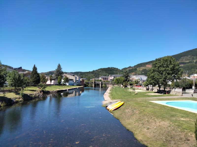 Playa fluvial de Vega de Espinareda