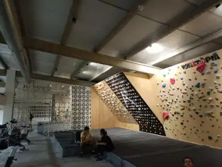 Hangar 4