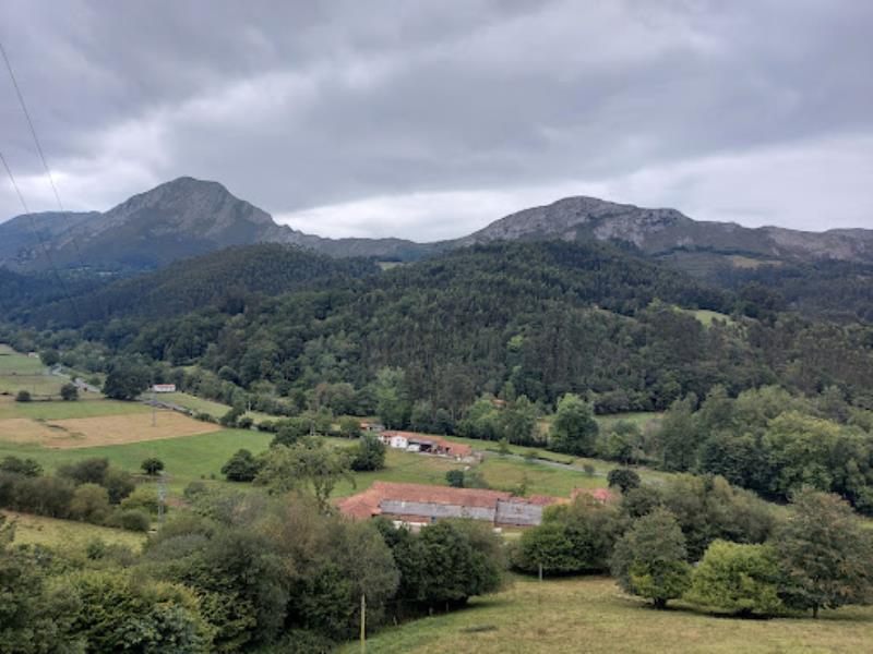 Camin Encantau, ruta senderista