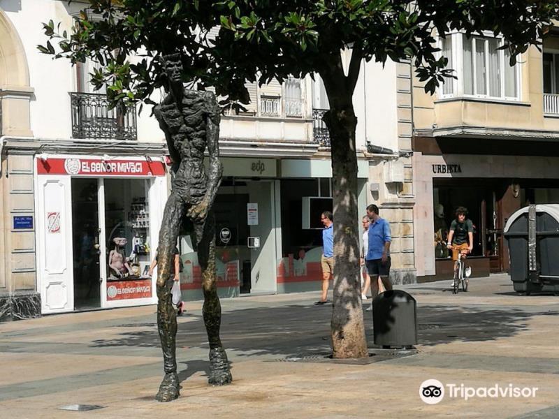 Estatua de El Caminante