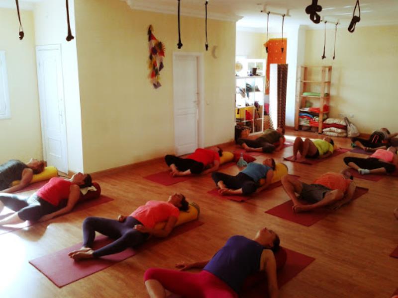 Yoga con Amba