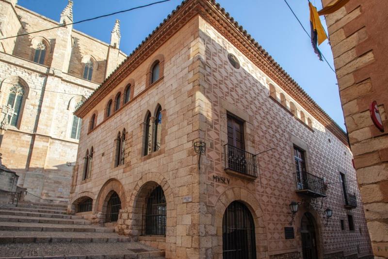 Tourist Office of Montblanc