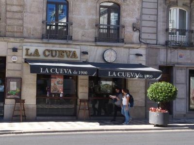 La Cueva de 1900 - R. Católicos, 13