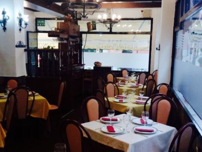 Seis Peniques Bar Restaurant