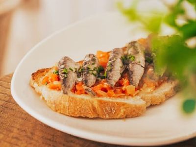 Illari Vinos & Tapas