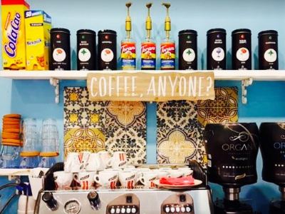 Mandhelo Café