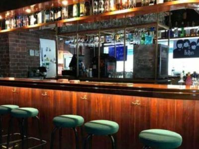 Sindi's Pub