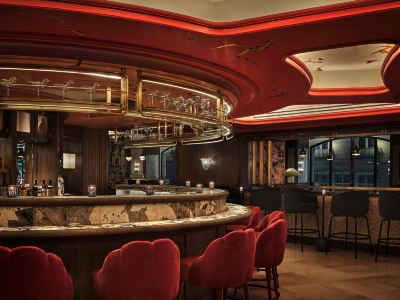 Isa Restaurant & Bar